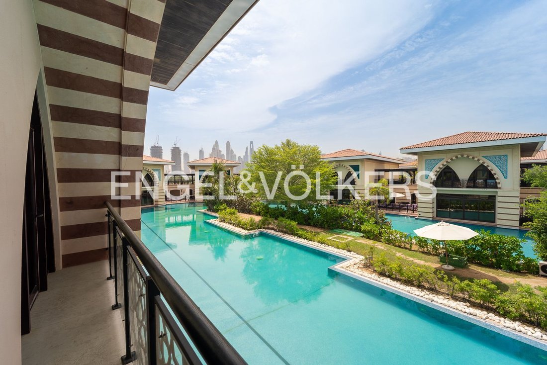 Villa in Palm Jumeirah, Dubai, United Arab Emirates 1 - 19057540