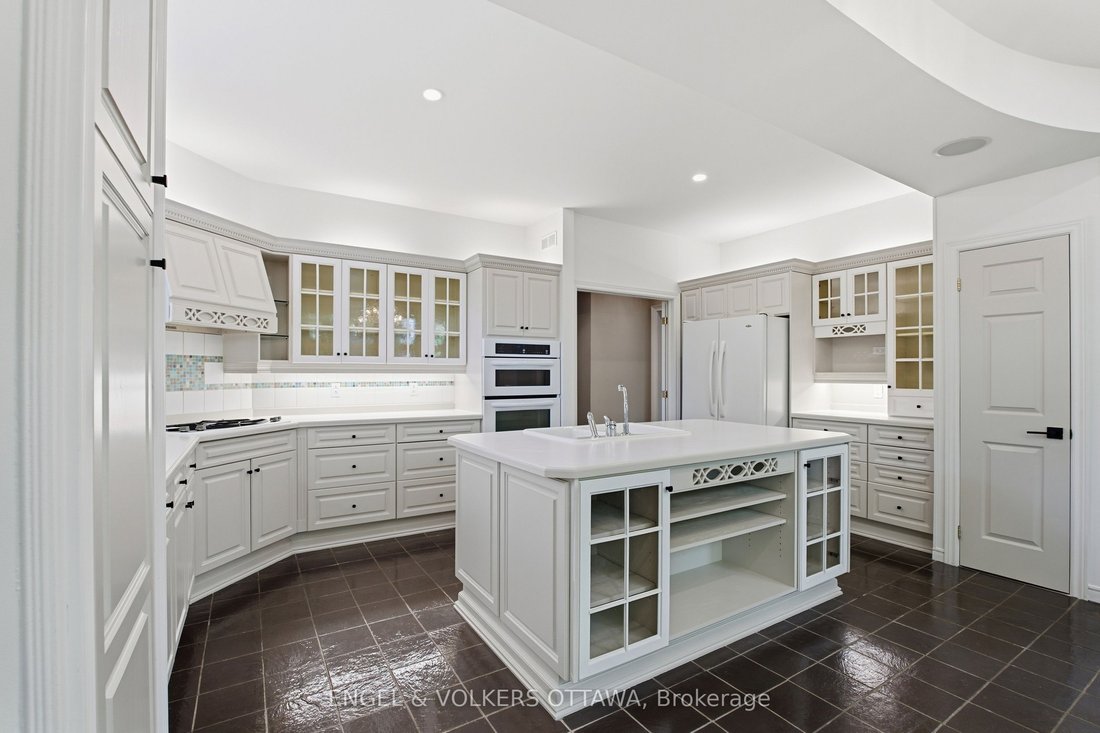 House in Ottawa, Ontario, Canada 3 - 19057855
