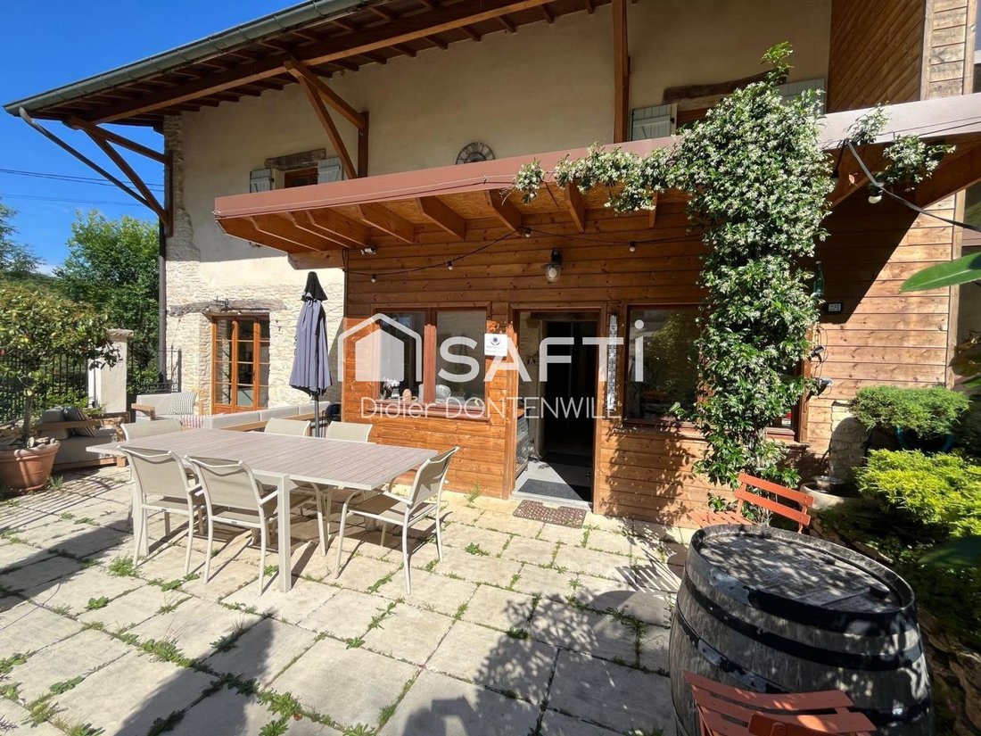House in Siccieu-Saint-Julien-et-Carisieu, Auvergne-Rhône-Alpes, France 2 - 18187955