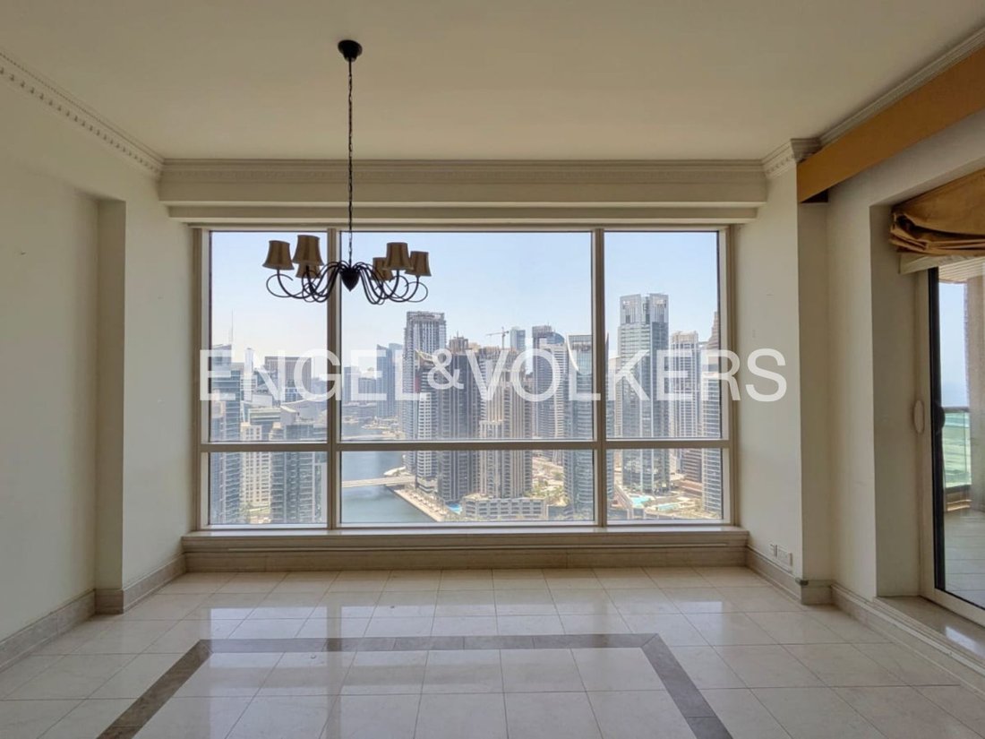 Apartment in Al Majaz, Sharjah, United Arab Emirates 2 - 19057814