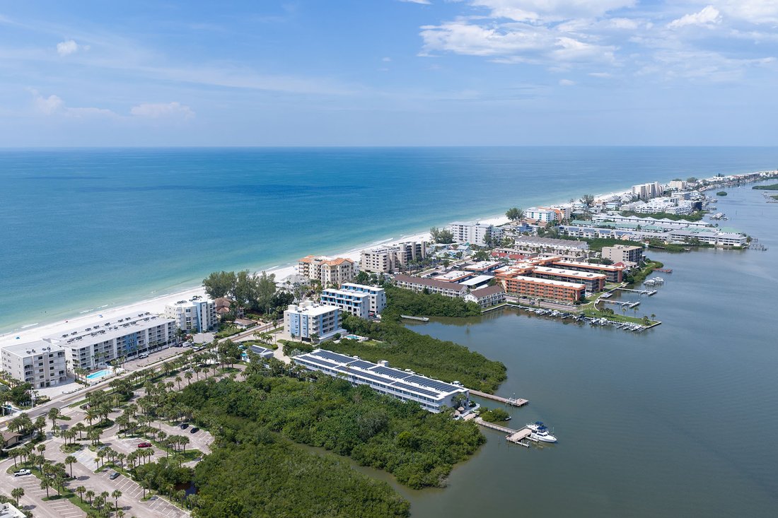 Condo in Indian Shores, Florida, United States 5 - 19057790