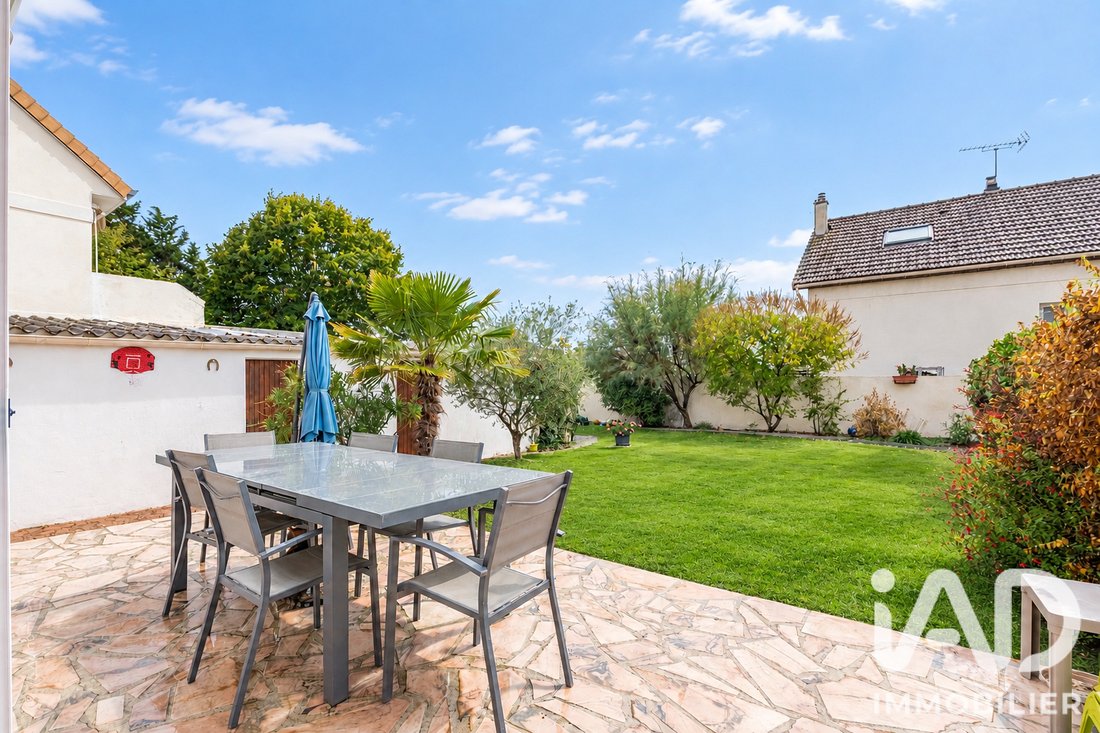 House in Montesson, Ile-de-France, France 3 - 19058767