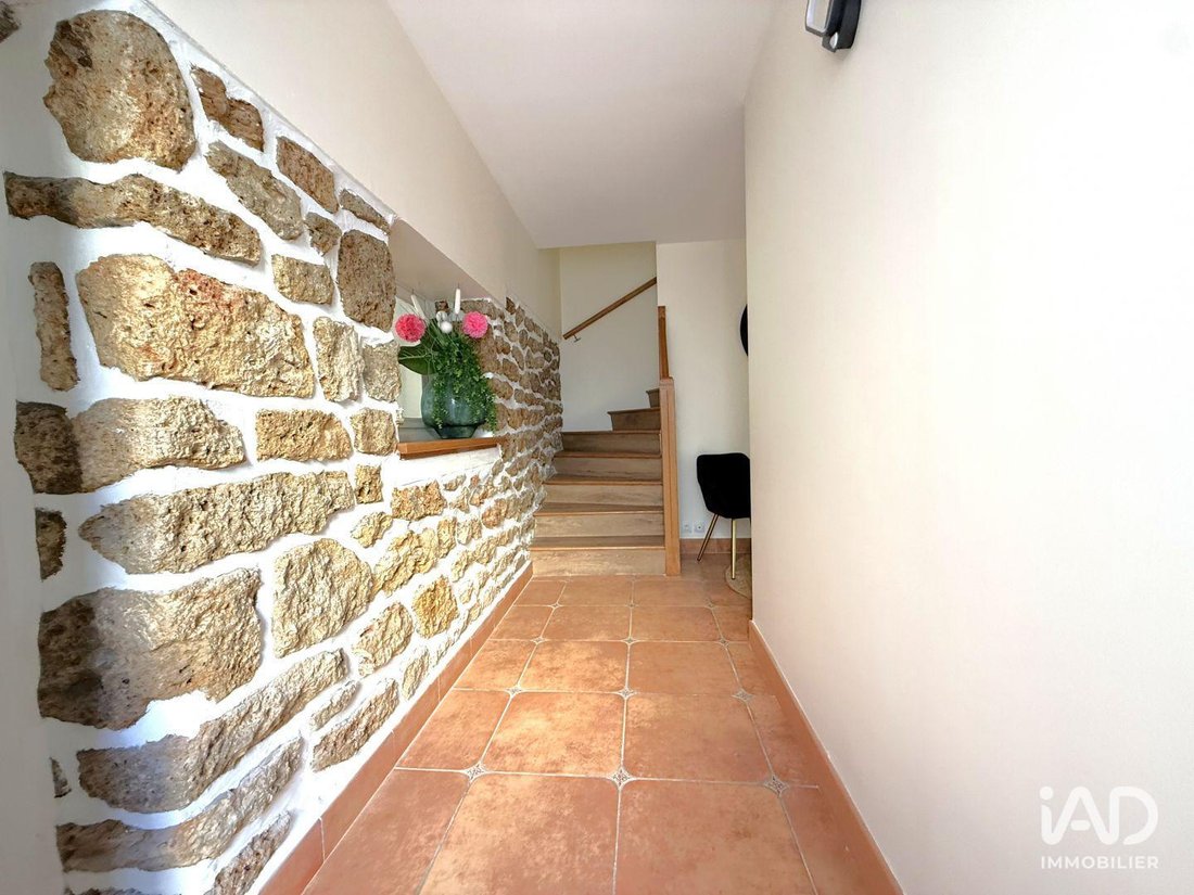Centre, Brunoy, France 3 - 19050436