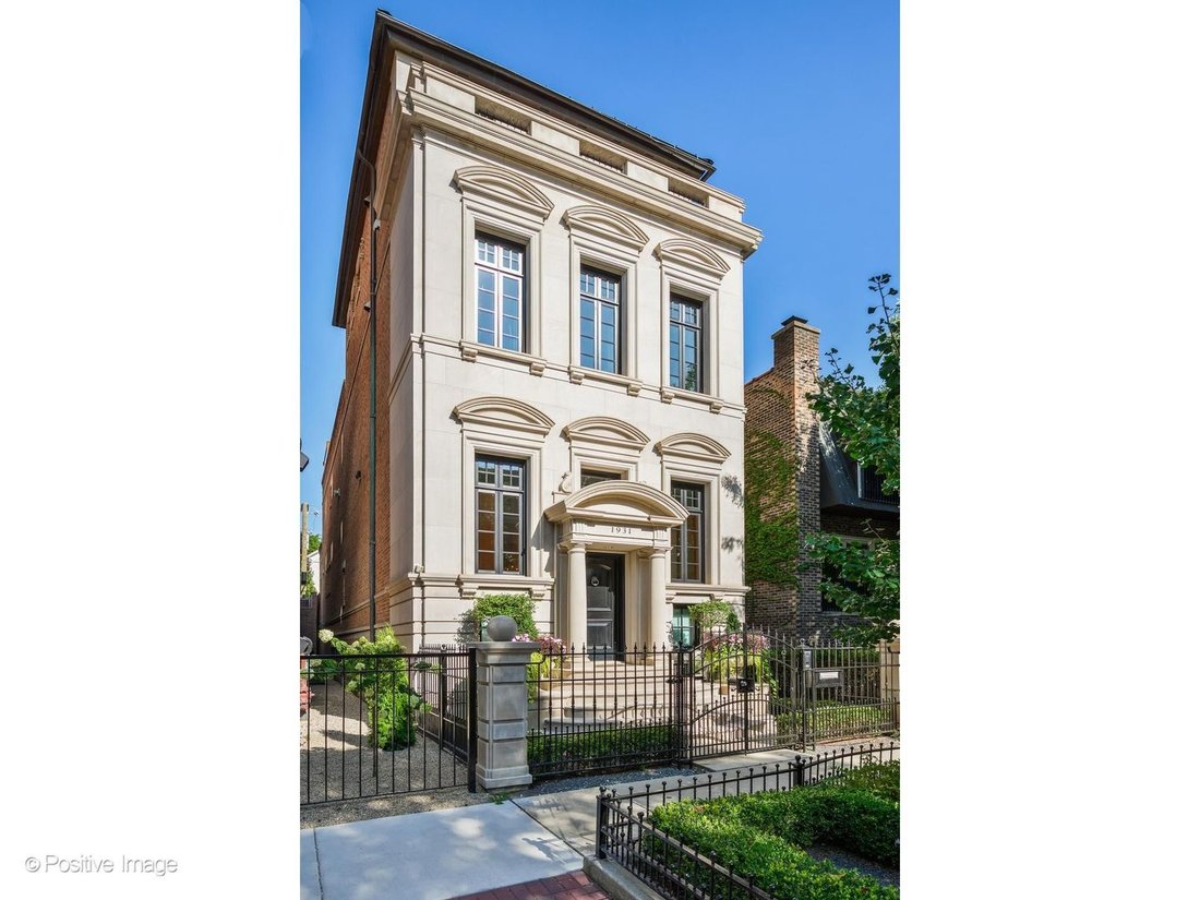 House in Chicago, Illinois, United States 1 - 19058230