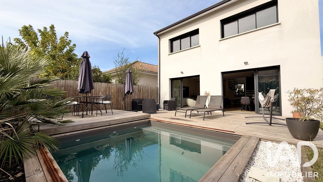 House in Villenave-d'Ornon, Nouvelle-Aquitaine, France 1 - 19058807