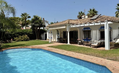 Villa en Estepona, Andalucía, España 1
