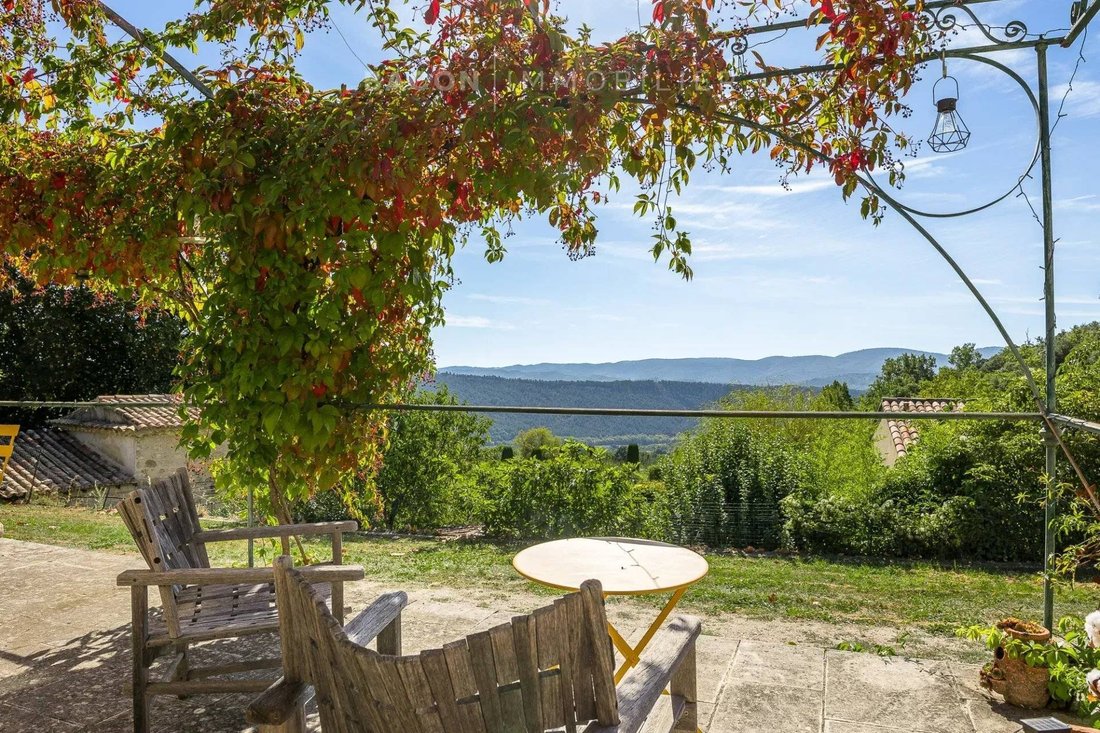 Finca en Viens, Provenza-Alpes-Costa Azul, Francia 1 - 19047027