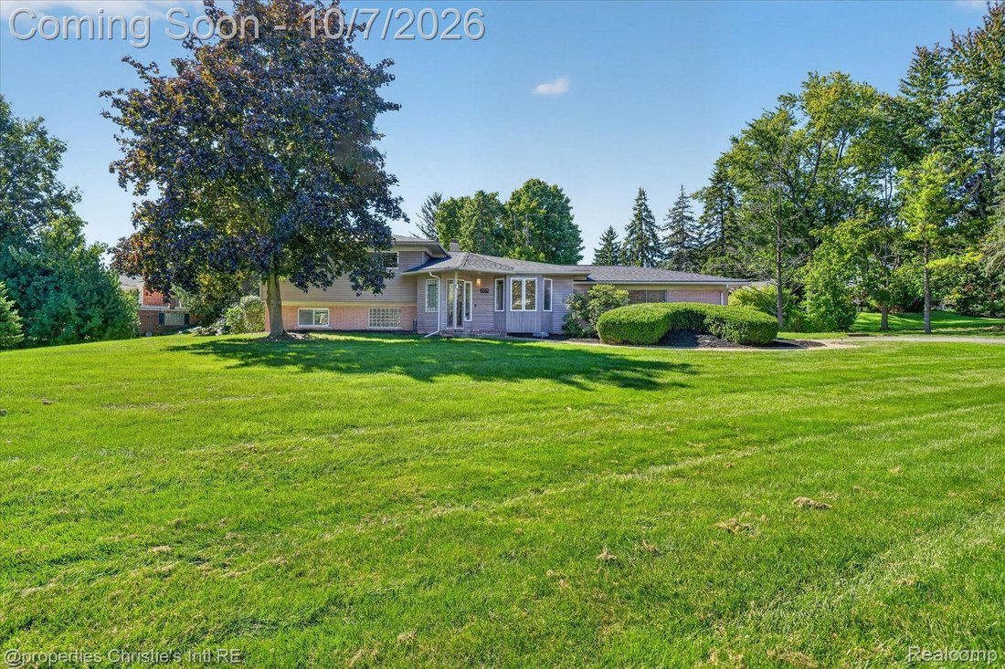 House in Troy, Michigan, United States 2 - 19058070