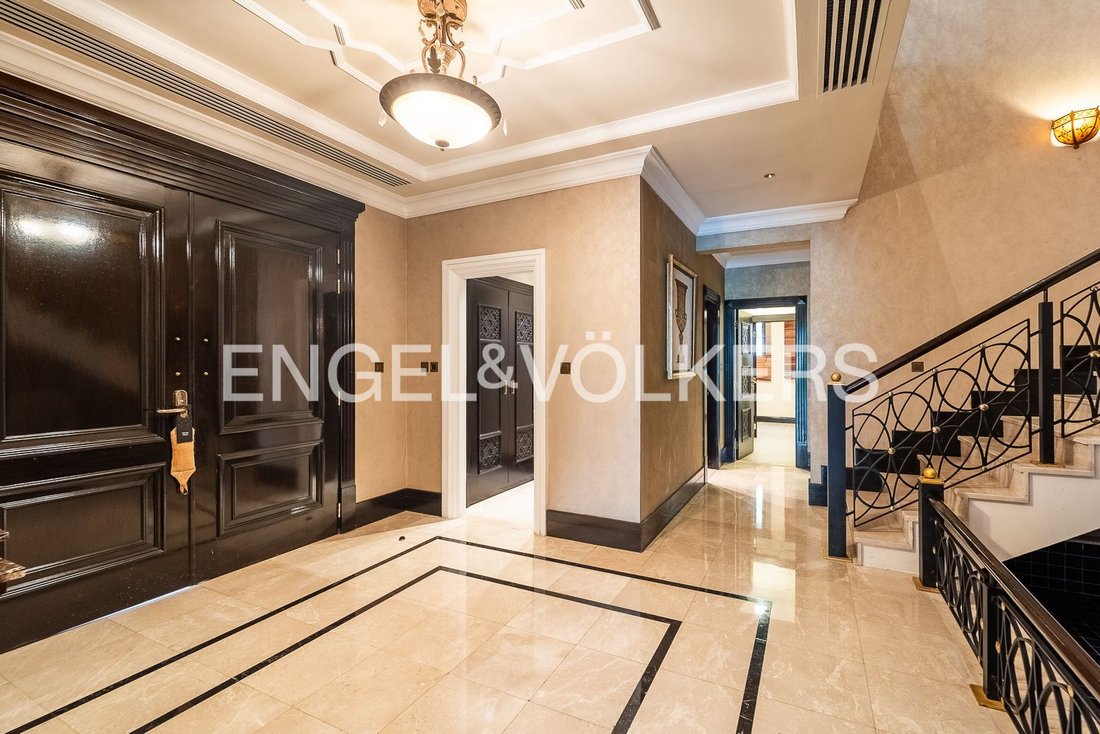 Villa in Palm Jumeirah, Dubai, United Arab Emirates 2 - 19057540