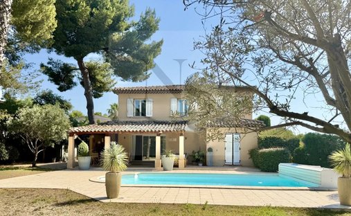 Maisons de campagne à Brets-Barjaquets-Coussoul-Fouitades-Cabe, Rognac, France 1