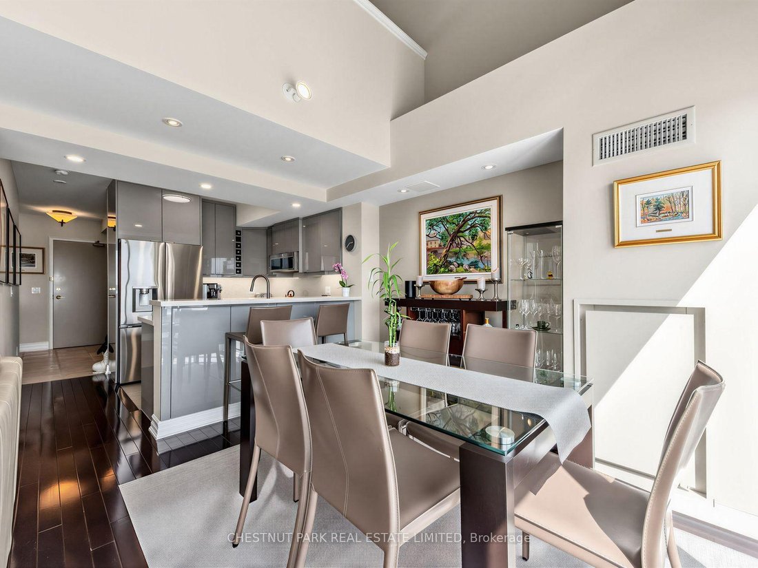 Apartment in Toronto, Ontario, Canada 4 - 18828012