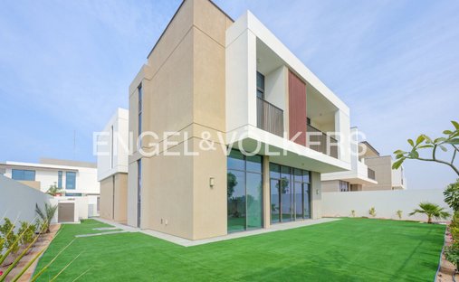 Villa in Jebel Ali Village, Dubai, United Arab Emirates 1