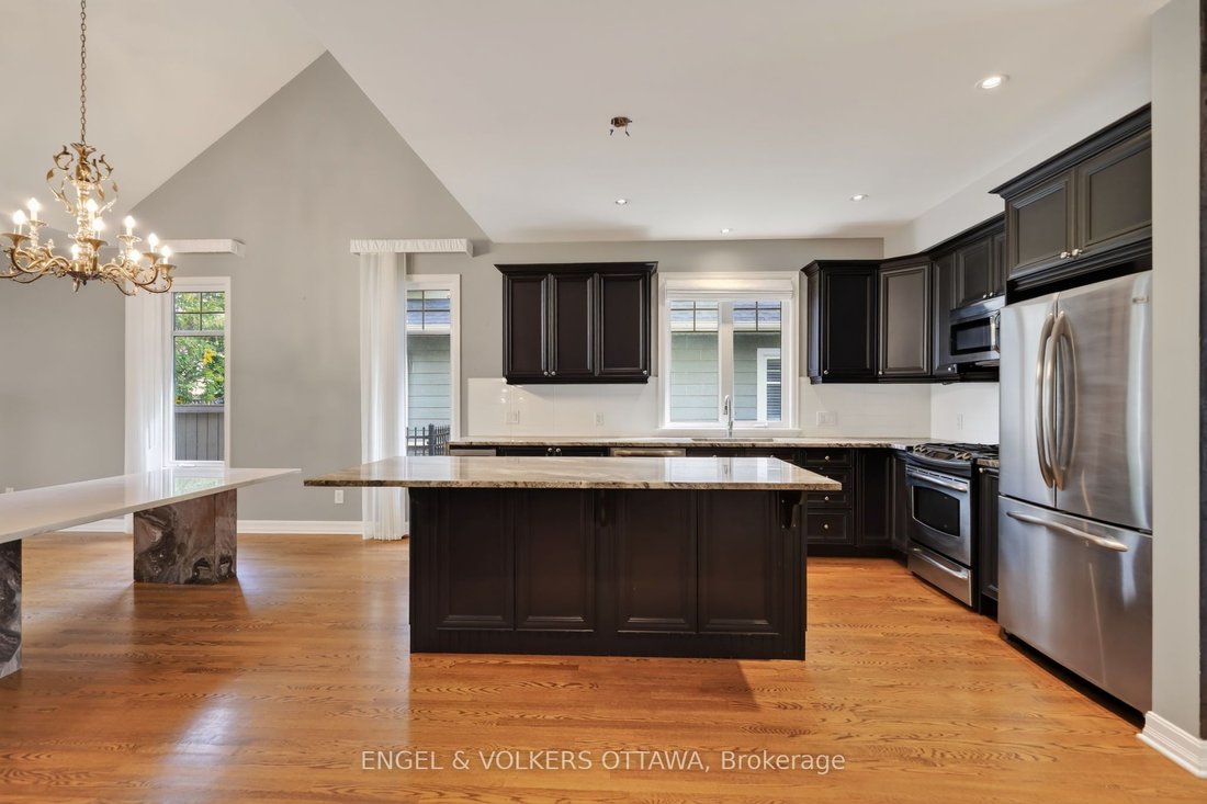 House in Ottawa, Ontario, Canada 5 - 19057872