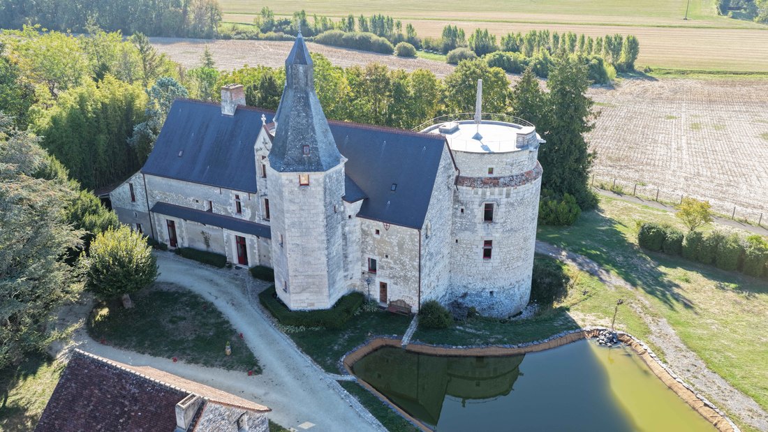 Castillo en Sainte-Maure-de-Touraine, Centro-Val de Loira, Francia 2 - 19057685