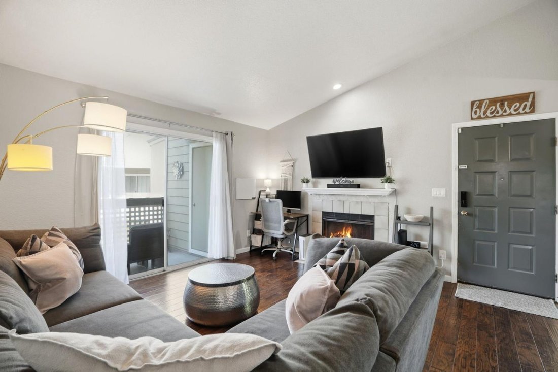 Condo in San Jose, California, United States 5 - 19057999