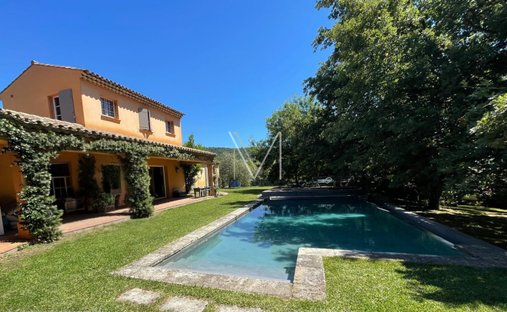 House in Le Plan-de-la-Tour, Provence-Alpes-Côte d'Azur, France 1