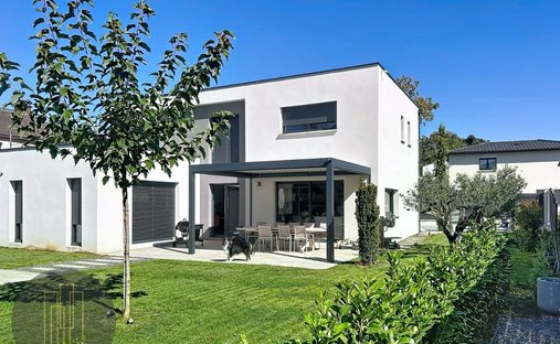 House in Rochetaillee-sur-Saone, Auvergne-Rhône-Alpes, France 1