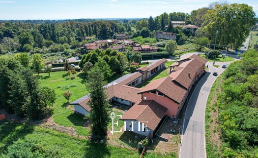 Villa in Agrate Conturbia, Piedmont, Italy 1