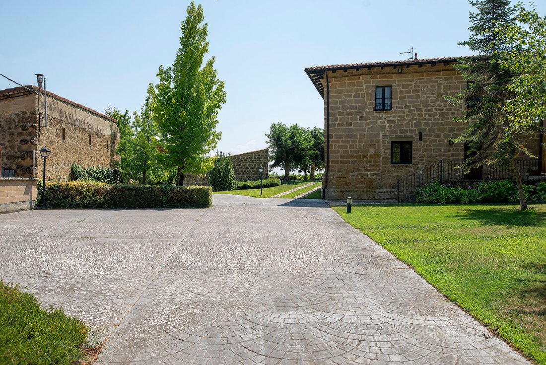 Corps de ferme à Villalba de Rioja, La Rioja, Espagne 2 - 17328791