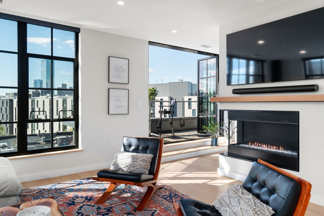 Condo in Boston, Massachusetts, United States 2 - 19058971