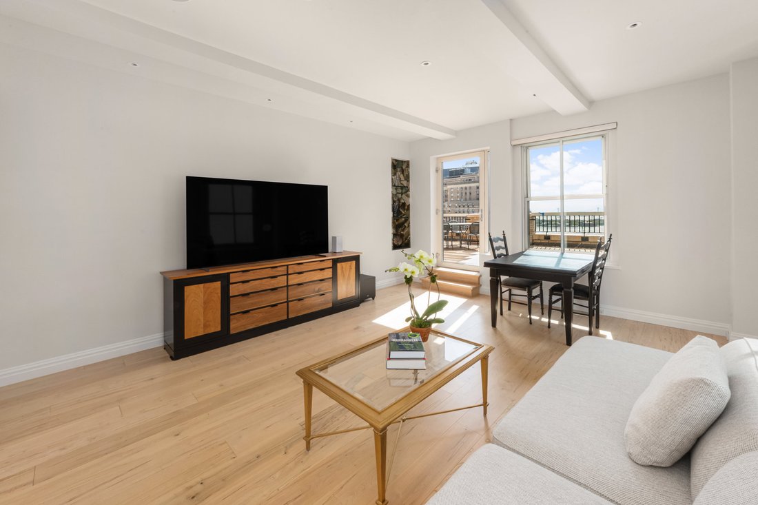 Condo in New York, New York, United States 2 - 19064224
