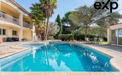 Villa in Le Village-L'Esperon, Sausset-les-Pins, France 1
