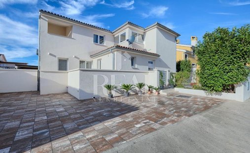 Haus in Grad Pula, Gespanschaft Istrien, Kroatien 1