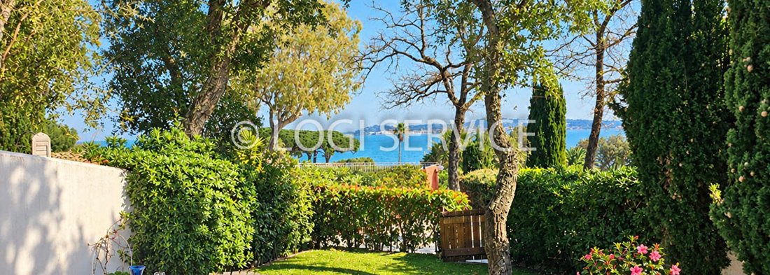 Casa a Grimaud, Provenza-Alpi-Costa Azzurra, Francia 1 - 18248449