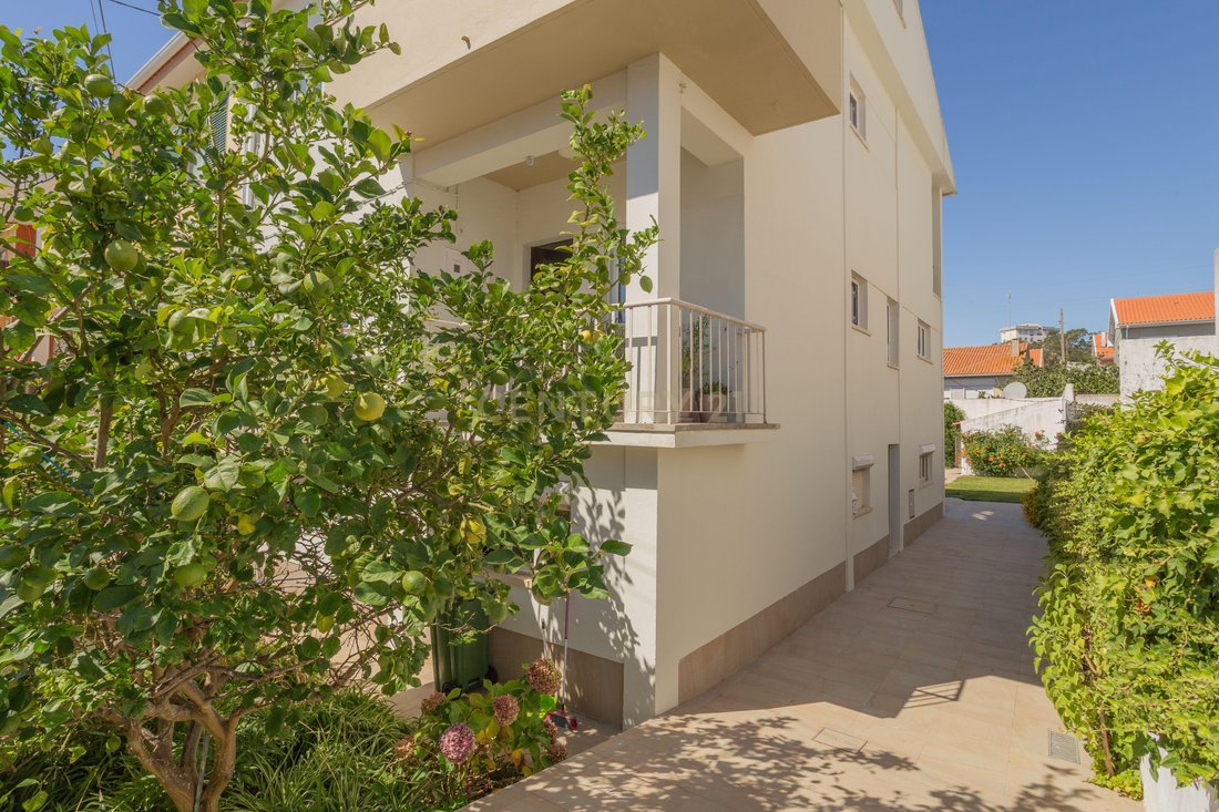 Villa in Algueirao-Mem Martins, Lisbon, Portugal 1 - 19064000