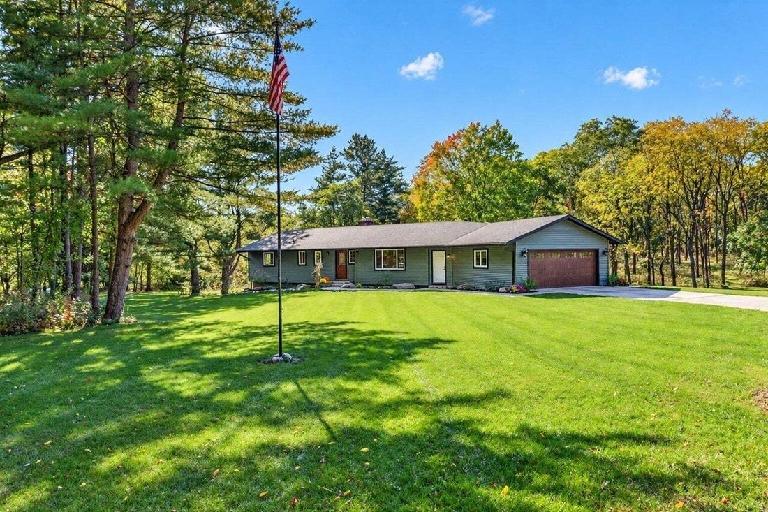 Maison à Augusta, Michigan, États-Unis 1 - 19059849