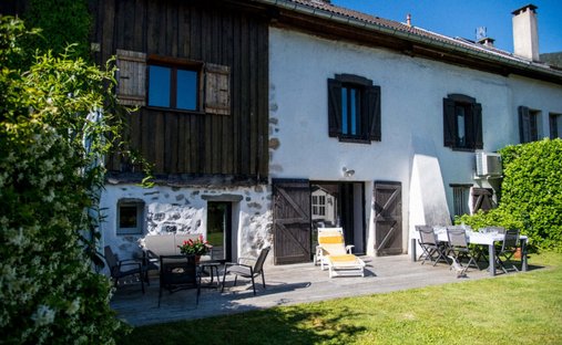 House in Sud, Saint-Jorioz, France 1