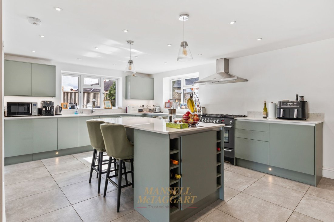 Haus in Crawley Down, England 3 - 19060583