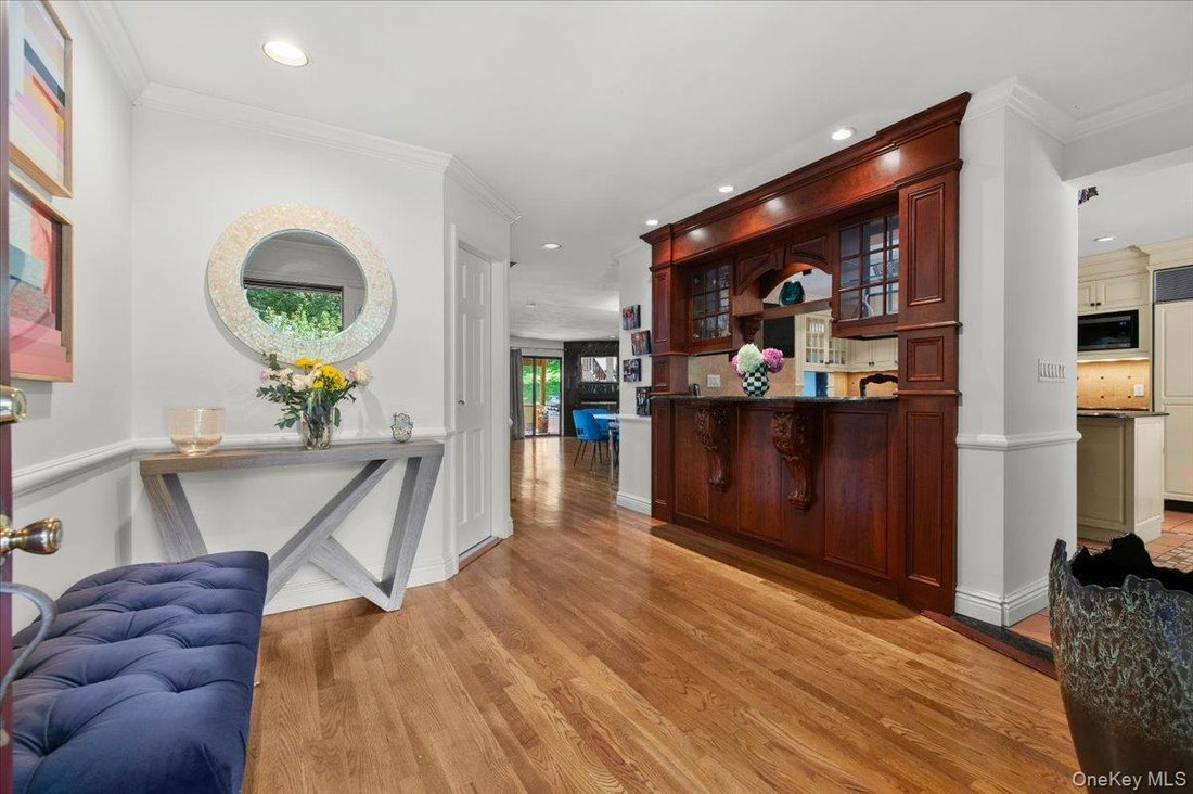 Condo in Albertson, New York, United States 5 - 19059500