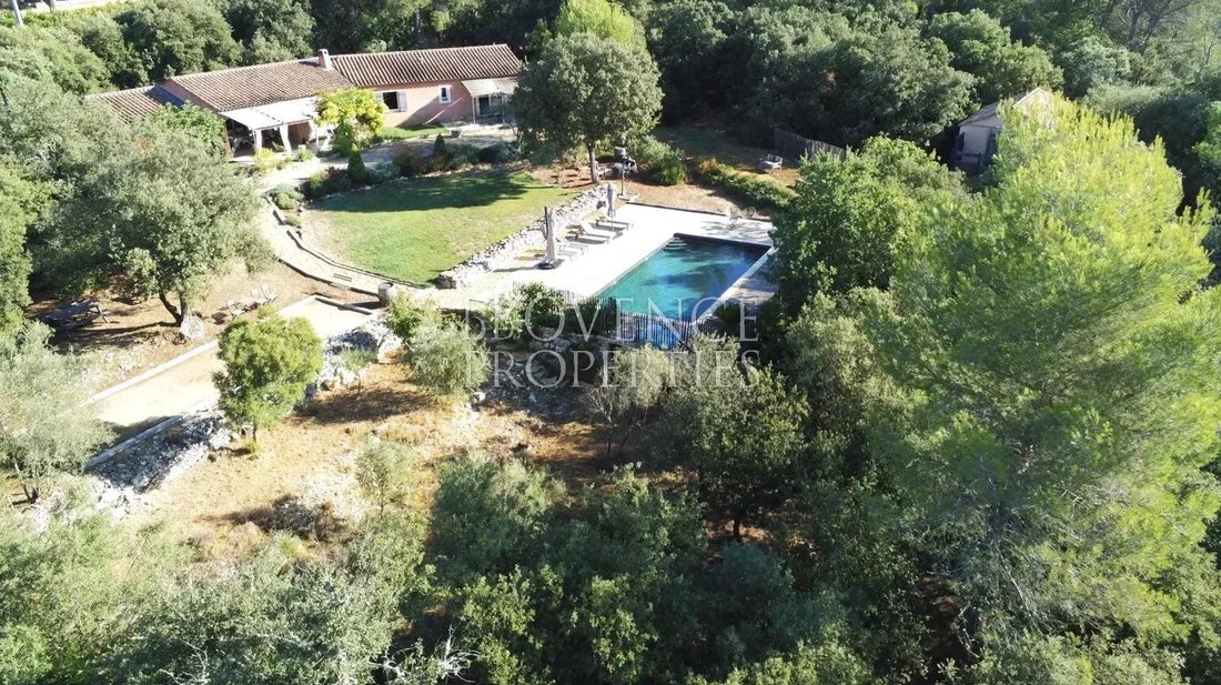 Maison à Correns, Provence-Alpes-Côte d'Azur, France 2 - 17467721