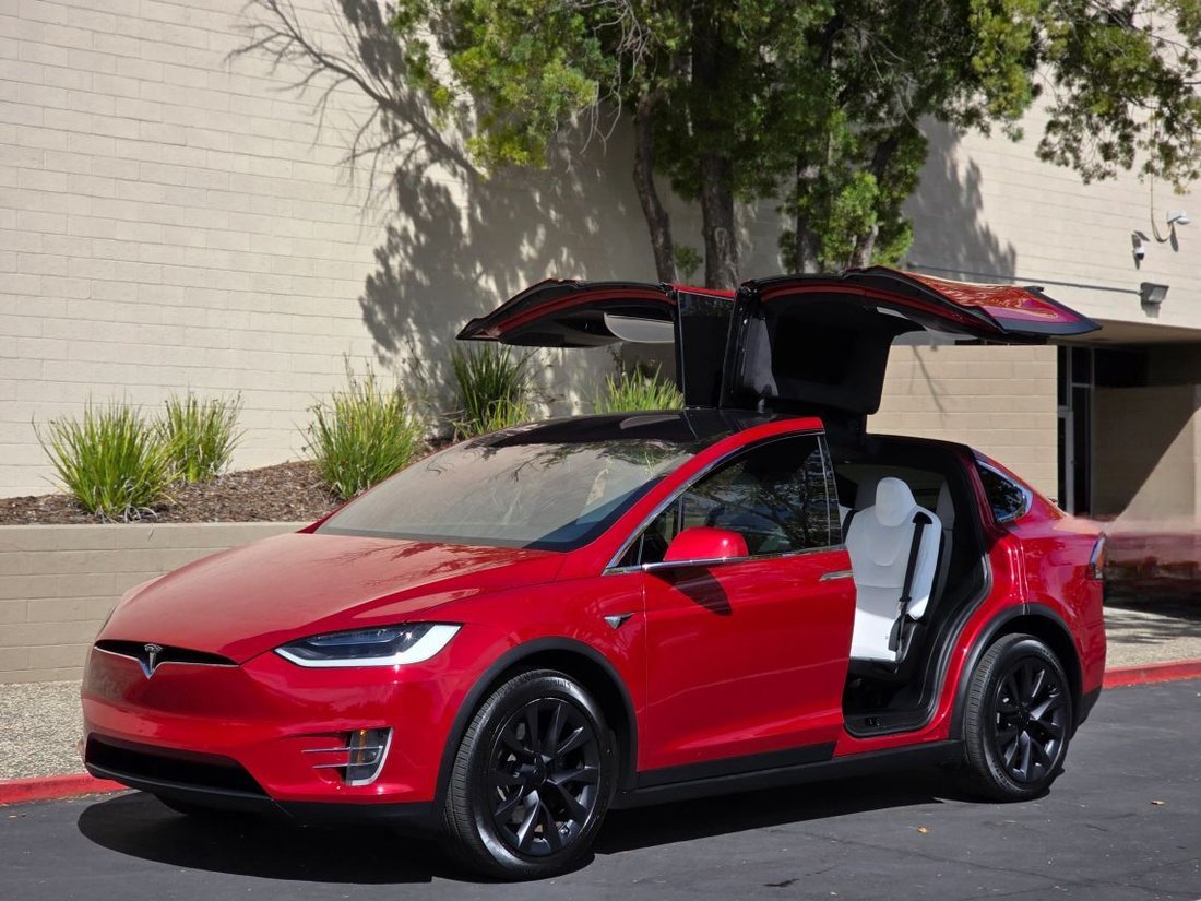 Suv in Roseville, CA, United States 4 - 19064694