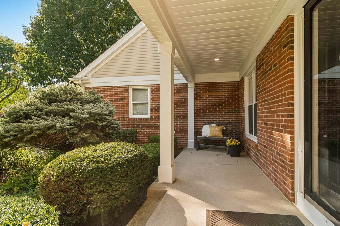 House in Buffalo Grove, Illinois, United States 3 - 19059703