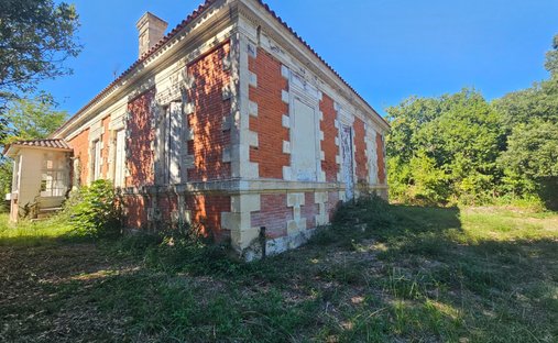 House in Soulac-sur-Mer, Nouvelle-Aquitaine, France 1