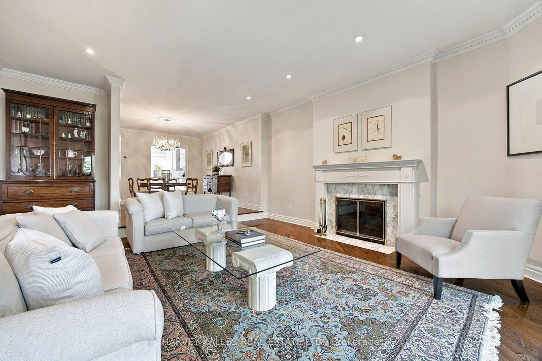 House in Toronto, Ontario, Canada 2 - 19065475