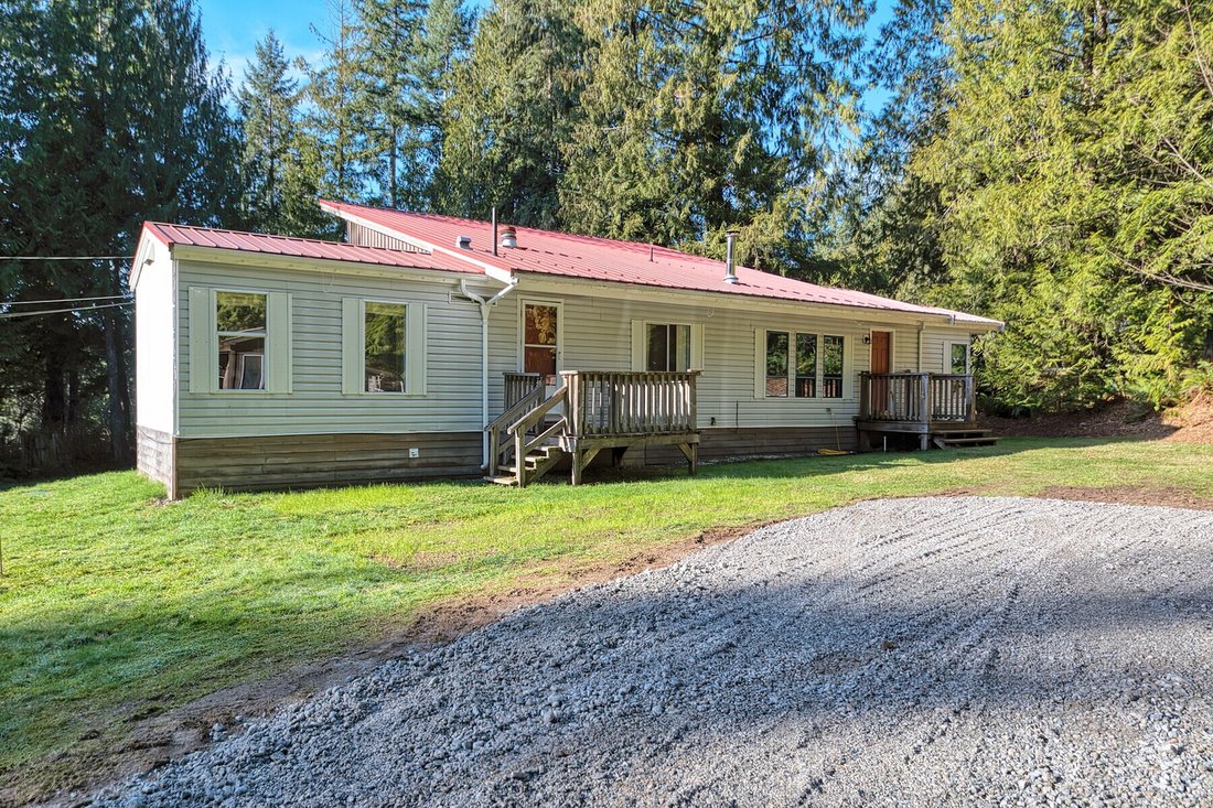 House in Sechelt, British Columbia, Canada 5 - 19061795