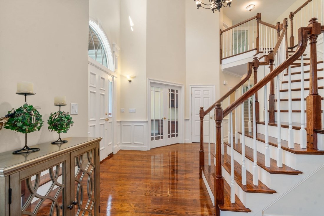 House in Shrewsbury, Massachusetts, United States 5 - 19061395