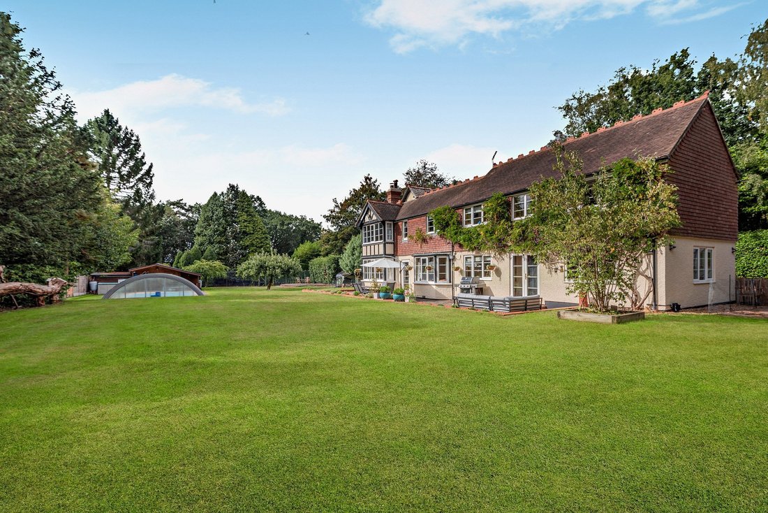 Casa in Headley, Inghilterra 1 - 19059531