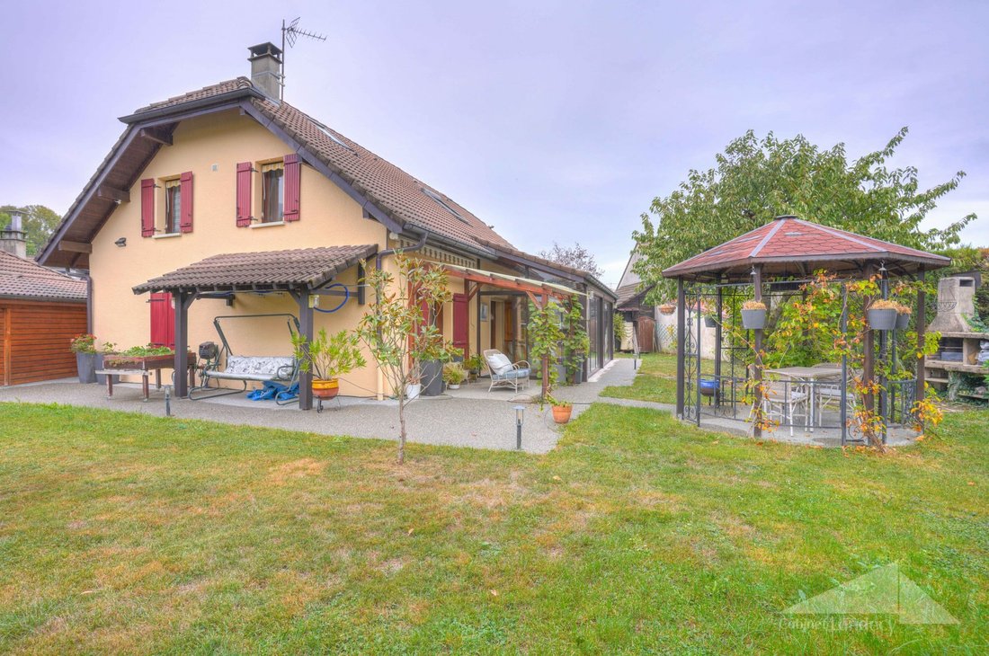 House in Saint-Jean-de-Gonville, Auvergne-Rhône-Alpes, France 1 - 19065660