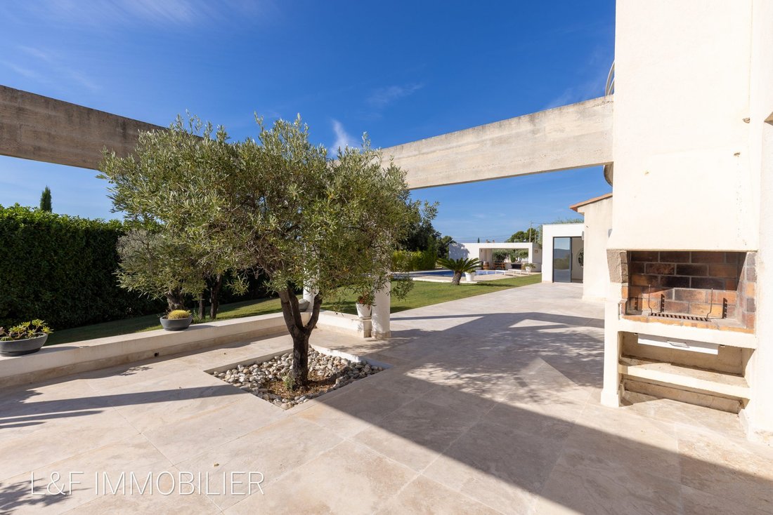Villa in La Cadiere-d'Azur, Provence-Alpes-Côte d'Azur, France 3 - 19065684