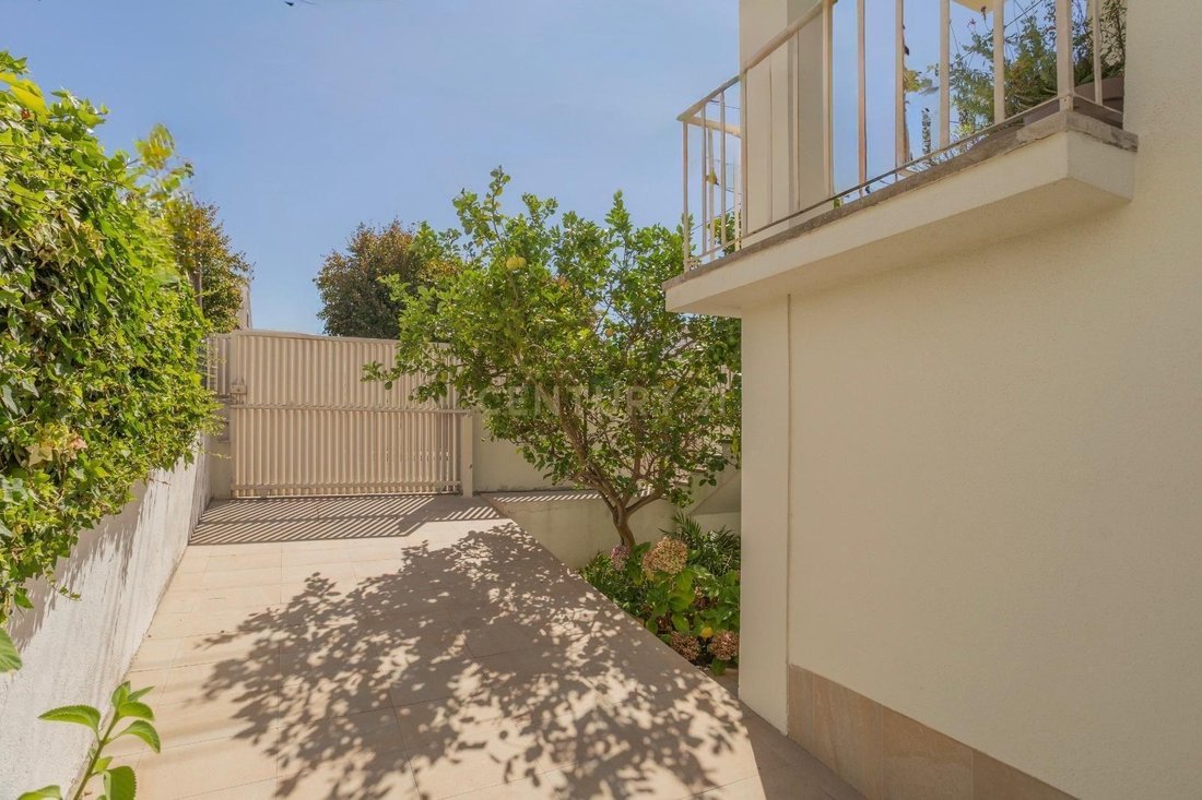 Villa in Algueirao-Mem Martins, Lisbon, Portugal 5 - 19064000