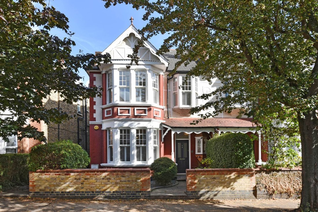 House in Ealing (London Borough of Ealing), Ealing, England 1 - 19062702
