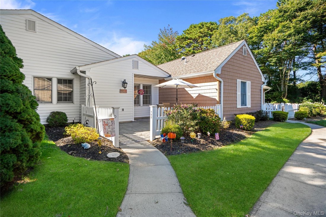 Condo in Sayville, New York, United States 1 - 19064295