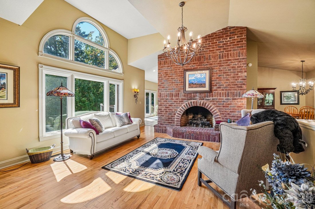 House in Hendersonville, North Carolina, United States 4 - 19061109