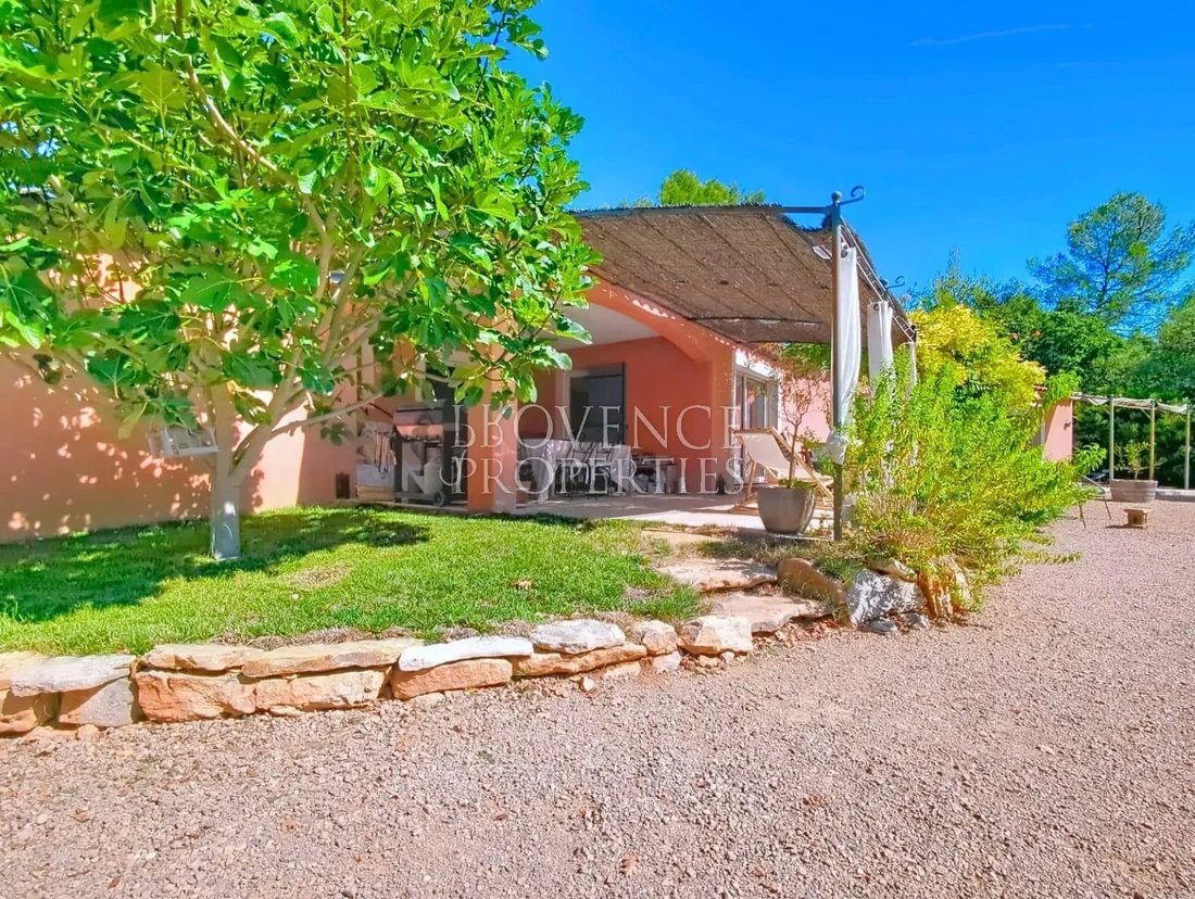 Maison à Correns, Provence-Alpes-Côte d'Azur, France 1 - 17467721