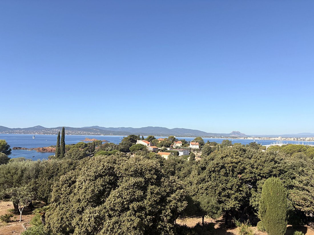 Appartement à Plateau Notre Dame Sud-Bord de mer-Beaurivage, Saint-Raphaël, France 1 - 19064555