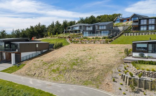 Land in Christchurch, Canterbury, New Zealand 1